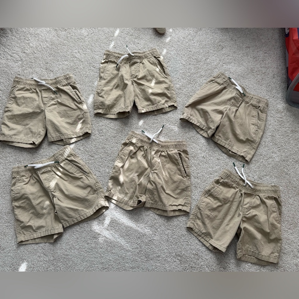 Cat & Jack Pull on Khaki Shorts (6 pair)
